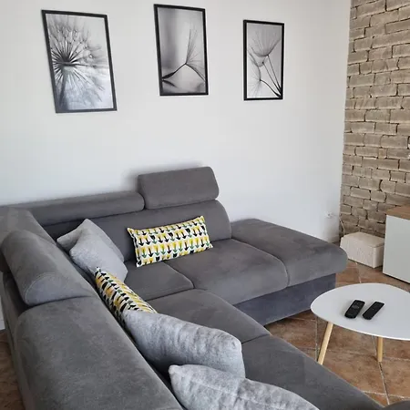 Апартаменты Sea View Лумбарда